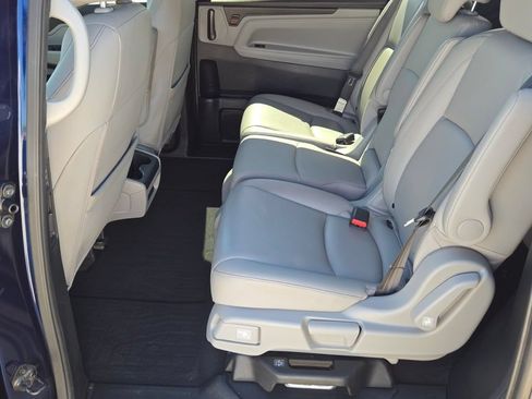 Used 2023 Honda Odyssey EX-L image 19
