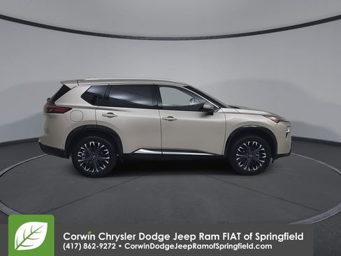 Used 2026 Nissan Rogue Platinum w/ Platinum Premium Package AWD/4WD image 17