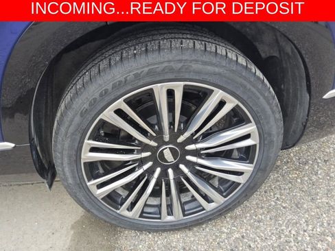 Used 2026 Cadillac Vistiq Premium Luxury AWD/4WD image 12