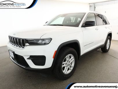 Used 2023 Jeep Grand Cherokee Laredo