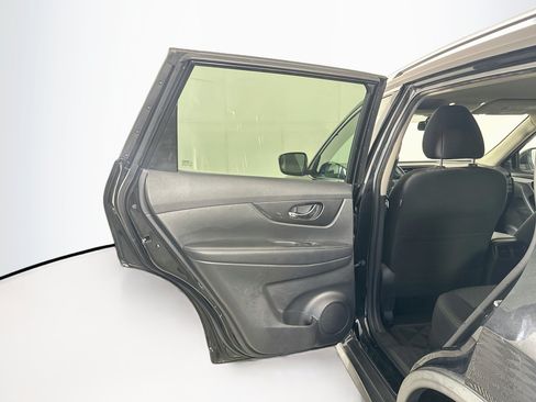 Used 2020 Nissan Rogue SV FWD image 24