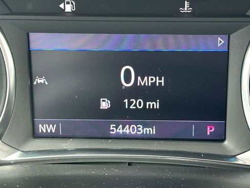 Used 2023 Chevrolet Traverse LT FWD image 27