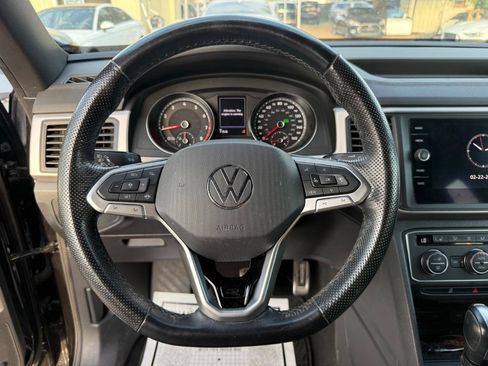 Used 2020 Volkswagen Atlas Cross Sport SE w/ Panoramic Sunroof Package image 19