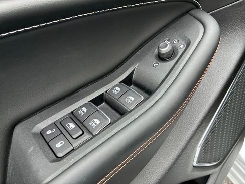 New 2025 Jeep Grand Cherokee Overland w/ Luxury Tech Group IV image 11