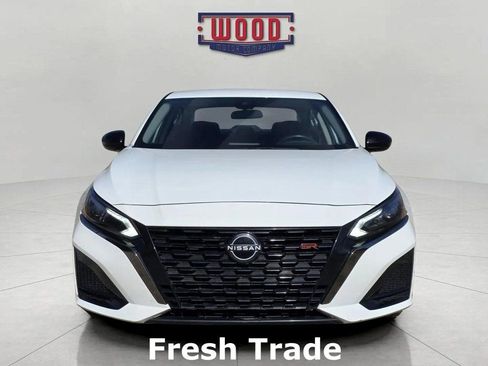 Used 2024 Nissan Altima 2.5 SR image 2