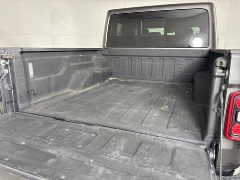 Used 2021 Jeep Gladiator Overland AWD/4WD image 14