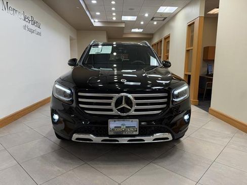 Used 2024 Mercedes-Benz GLB 250 image 2