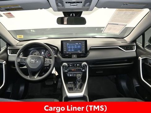 Certified 2021 Toyota RAV4 LE AWD/4WD image 17