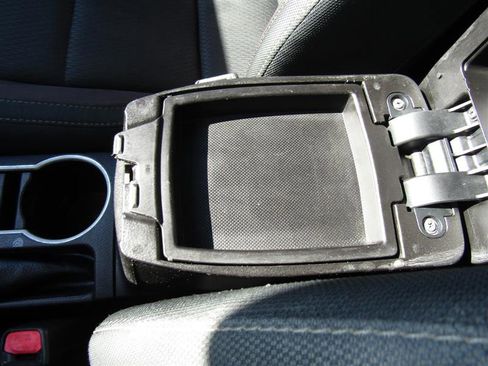 Used 2018 Toyota Corolla LE image 21