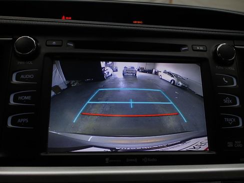 Used 2019 Toyota Highlander SE AWD/4WD image 24