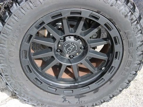 Used 2019 RAM 1500 Classic SLT AWD/4WD image 3