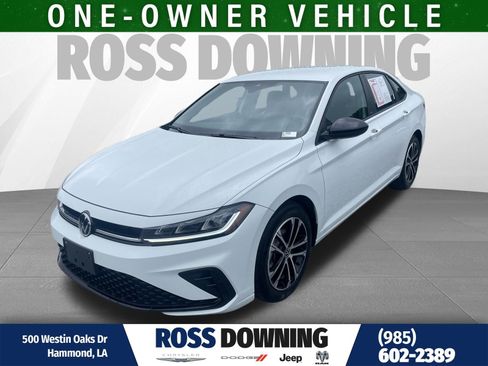 Used 2025 Volkswagen Jetta Sport FWD image 1