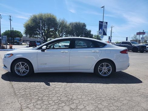 Used 2018 Ford Fusion S FWD image 4