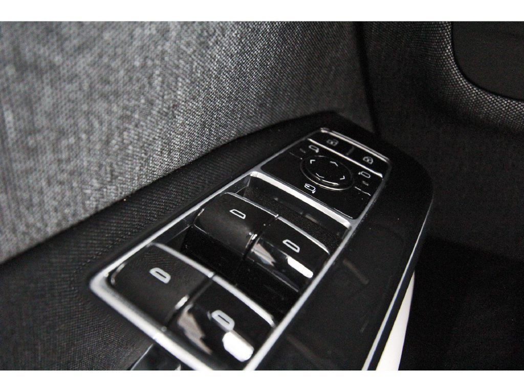Used 2026 Cadillac Escalade Platinum Sport w/ LPO, ONYX Package AWD/4WD image 21