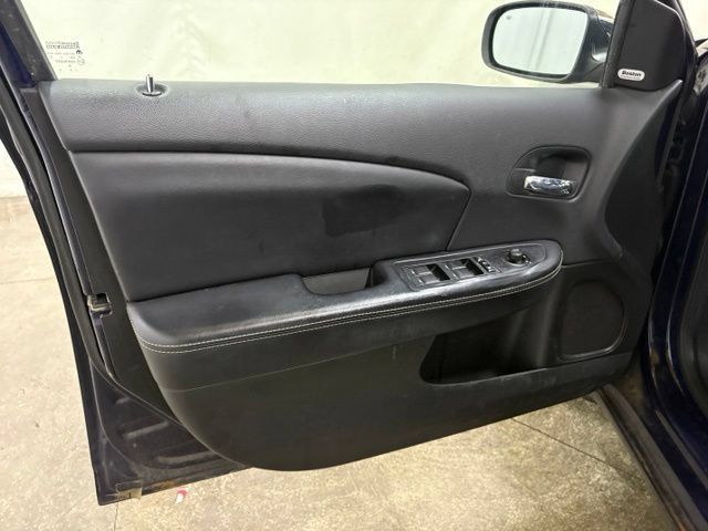 Used 2014 Chrysler 200 Limited FWD image 21