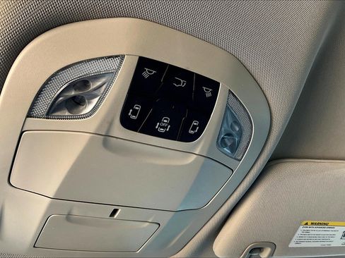 Used 2022 Chrysler Pacifica Touring-L image 29