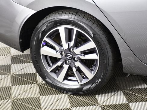 Used 2025 Nissan Versa SV FWD image 51