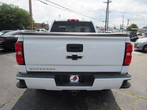 Used 2018 Chevrolet Silverado 1500 Custom w/ Custom Value Package AWD/4WD image 12
