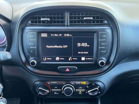 Used 2025 Kia Soul LX w/ LX Technology Package image 17