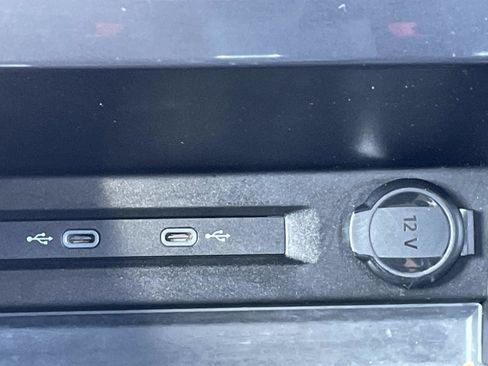 Certified 2023 Volkswagen Tiguan SE image 27