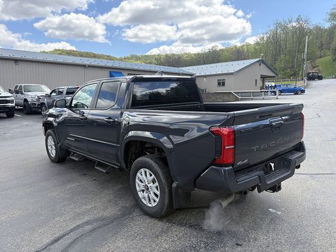 Used 2025 Toyota Tacoma SR5 AWD/4WD image 2