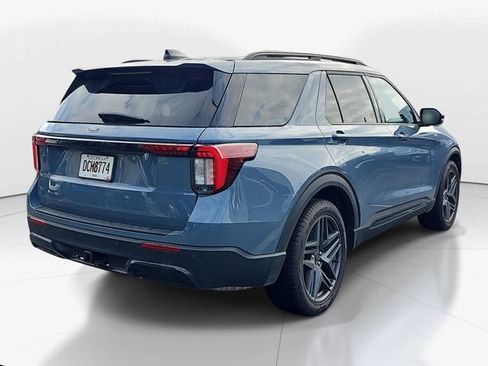 Used 2025 Ford Explorer ST-Line w/ Premium Package RWD image 3
