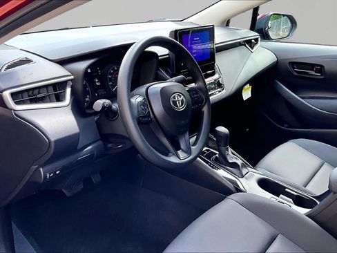 Used 2025 Toyota Corolla LE FWD image 18