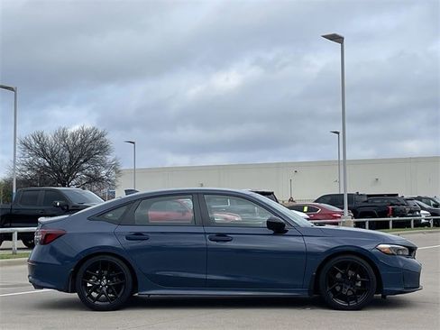 Used 2025 Honda Civic Sport image 3