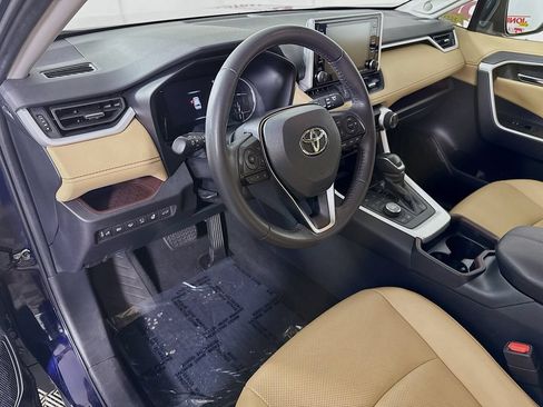 Used 2021 Toyota RAV4 Limited AWD/4WD image 18