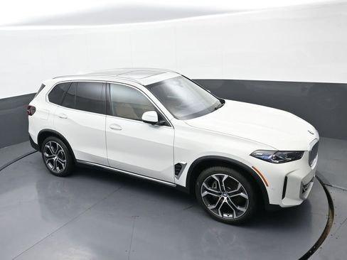 New 2026 BMW X5 xDrive40i w/ Climate Comfort Package AWD/4WD image 29