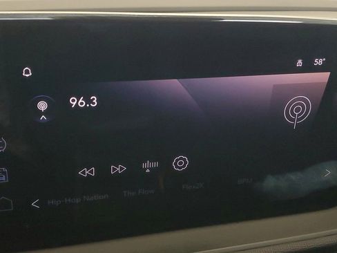 Used 2025 Buick Envista Preferred image 19