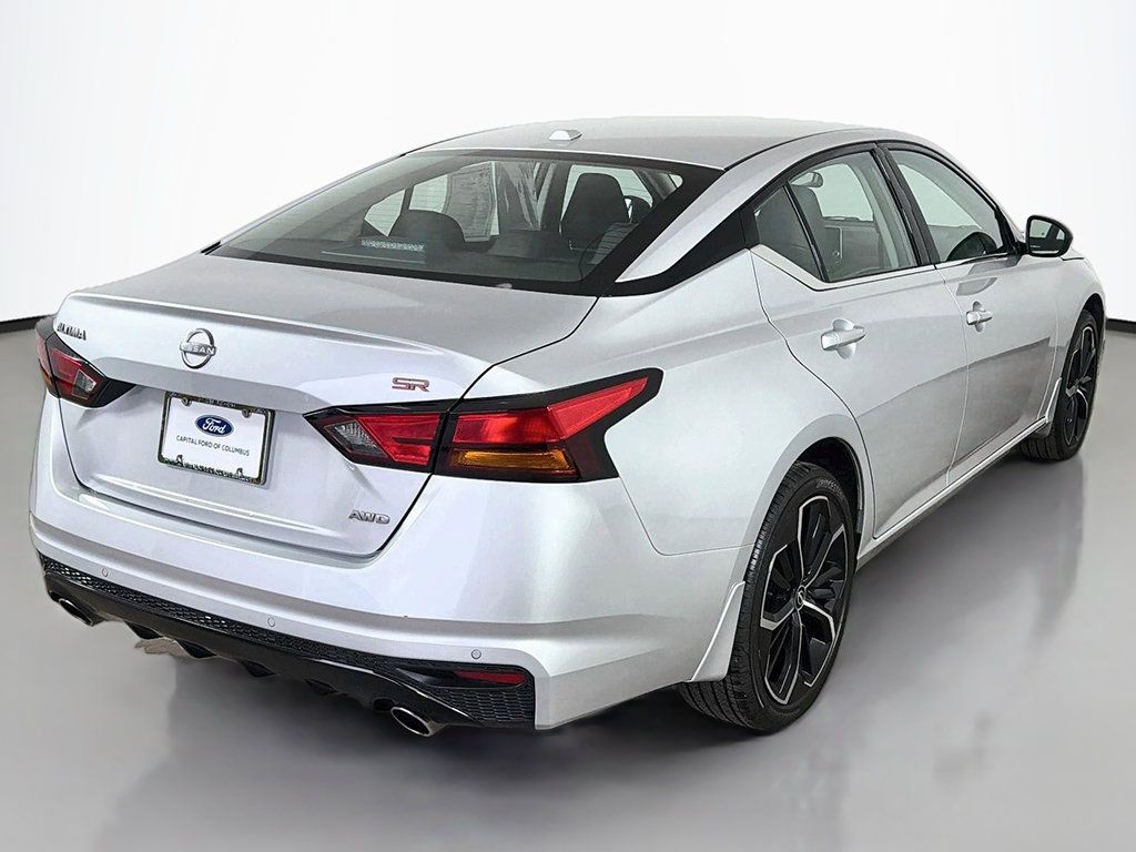 Used 2025 Nissan Altima 2.5 SR AWD/4WD image 6