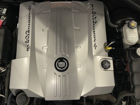 Used 2006 Cadillac XLR RWD image 21