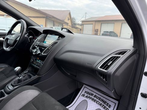 Used 2017 Ford Focus RS image 12