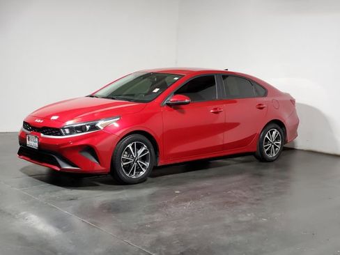 Used 2022 Kia Forte LXS w/ LXS Technology Package image 5