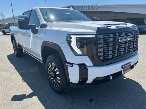 New 2025 GMC Sierra 2500 Denali Ultimate image 3