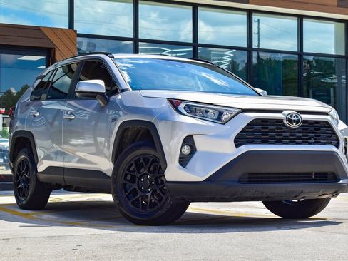 Used 2020 Toyota RAV4 XLE image 24