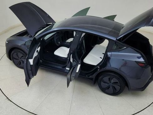 Used 2026 Tesla Model Y Long Range image 83