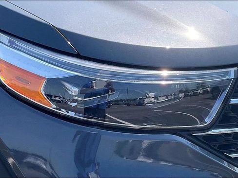Used 2022 Ford Explorer XLT w/ Equipment Group 202A AWD/4WD image 30
