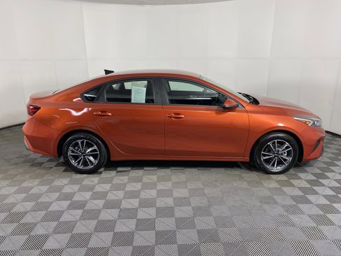 Used 2024 Kia Forte LXS w/ LXS Technology Package image 5