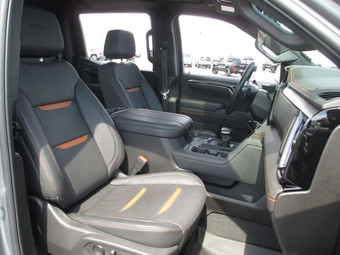 Used 2024 GMC Sierra 1500 AT4 w/ Technology Package image 26