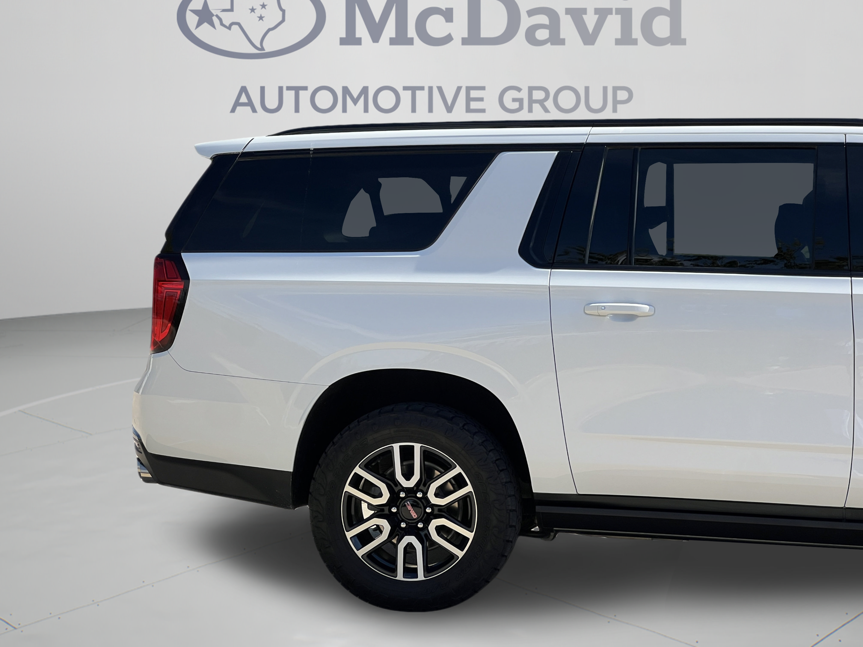 Used 2023 GMC Yukon XL AT4 w/ Technology Package AWD/4WD image 30