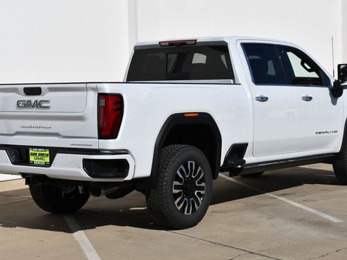 New 2026 GMC Sierra 2500 Denali Ultimate w/ Max Trailering Package image 6