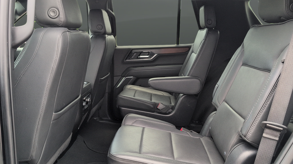Used 2025 GMC Yukon Denali AWD/4WD image 14