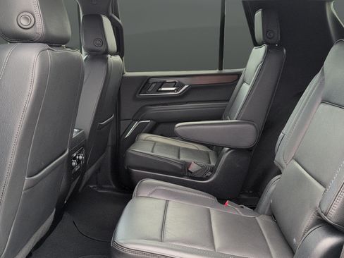Used 2025 GMC Yukon Denali AWD/4WD image 14