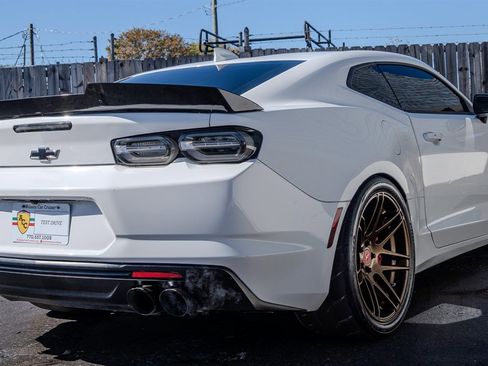 Used 2019 Chevrolet Camaro SS image 5