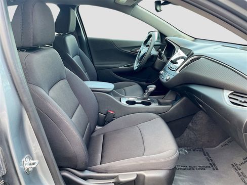 Used 2023 Chevrolet Malibu LS image 25