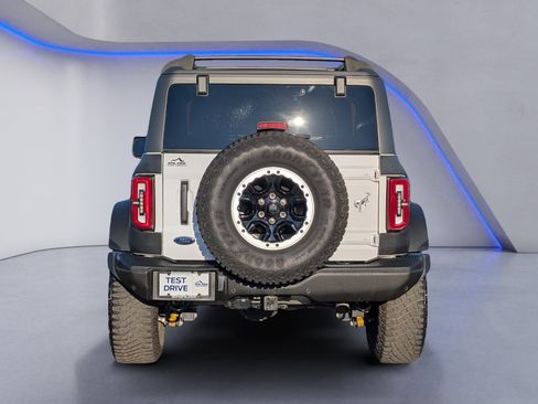 Used 2022 Ford Bronco Badlands image 9