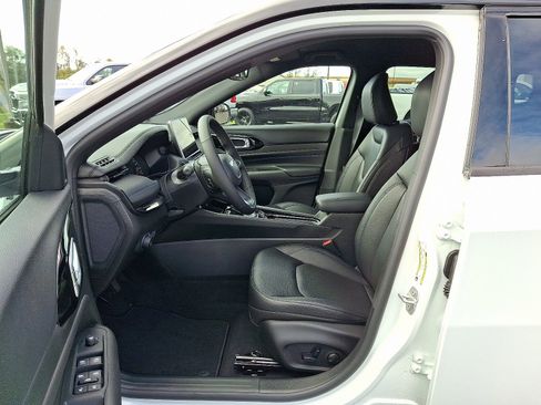 New 2026 Jeep Compass Limited image 7