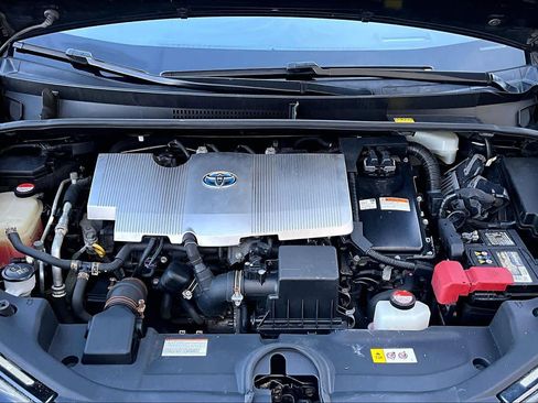 Used 2016 Toyota Prius Four image 31